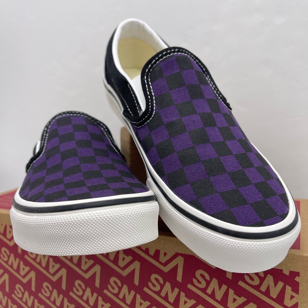 Vans Men’s Purple Checkered Classic Slip-On
Pop Check Gothic Grape Sneakers - Picture 3 of 16